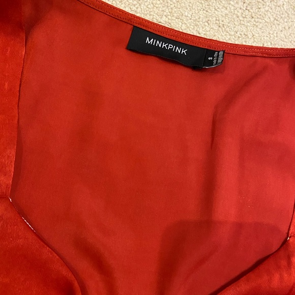 Mink Pink silk long sleeve sweetheart neck - Picture 2 of 2